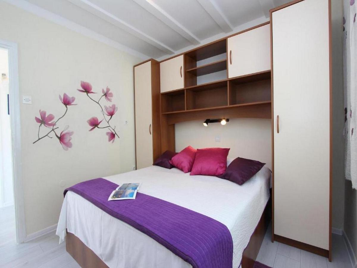 Apartments Frane โรวีน ภายนอก รูปภาพ