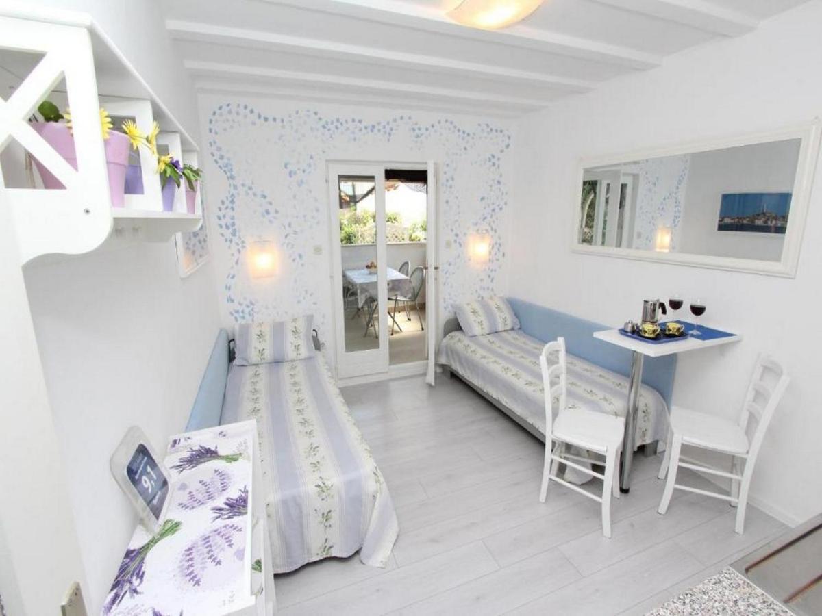Apartments Frane โรวีน ภายนอก รูปภาพ